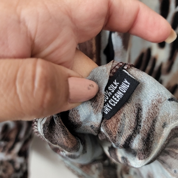 Tolani Silk Leopard Paisley Peasant Lightweight Blouse Womens Small - Picture 8 of 8